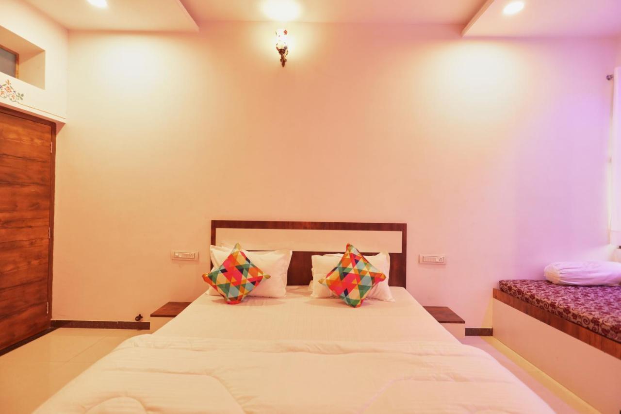 Neev Haweli Hotel Удайпур Екстериор снимка